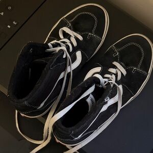 Kids High-Top Skate Shoes in Black and White - Classic Stripe